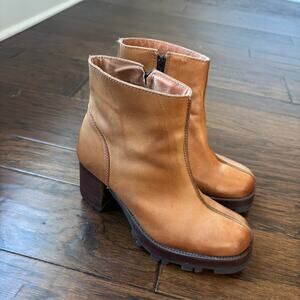 Attualita Brazil Tan Leather Ankle Boots Square Toe Chunky Lug Sole US 7
